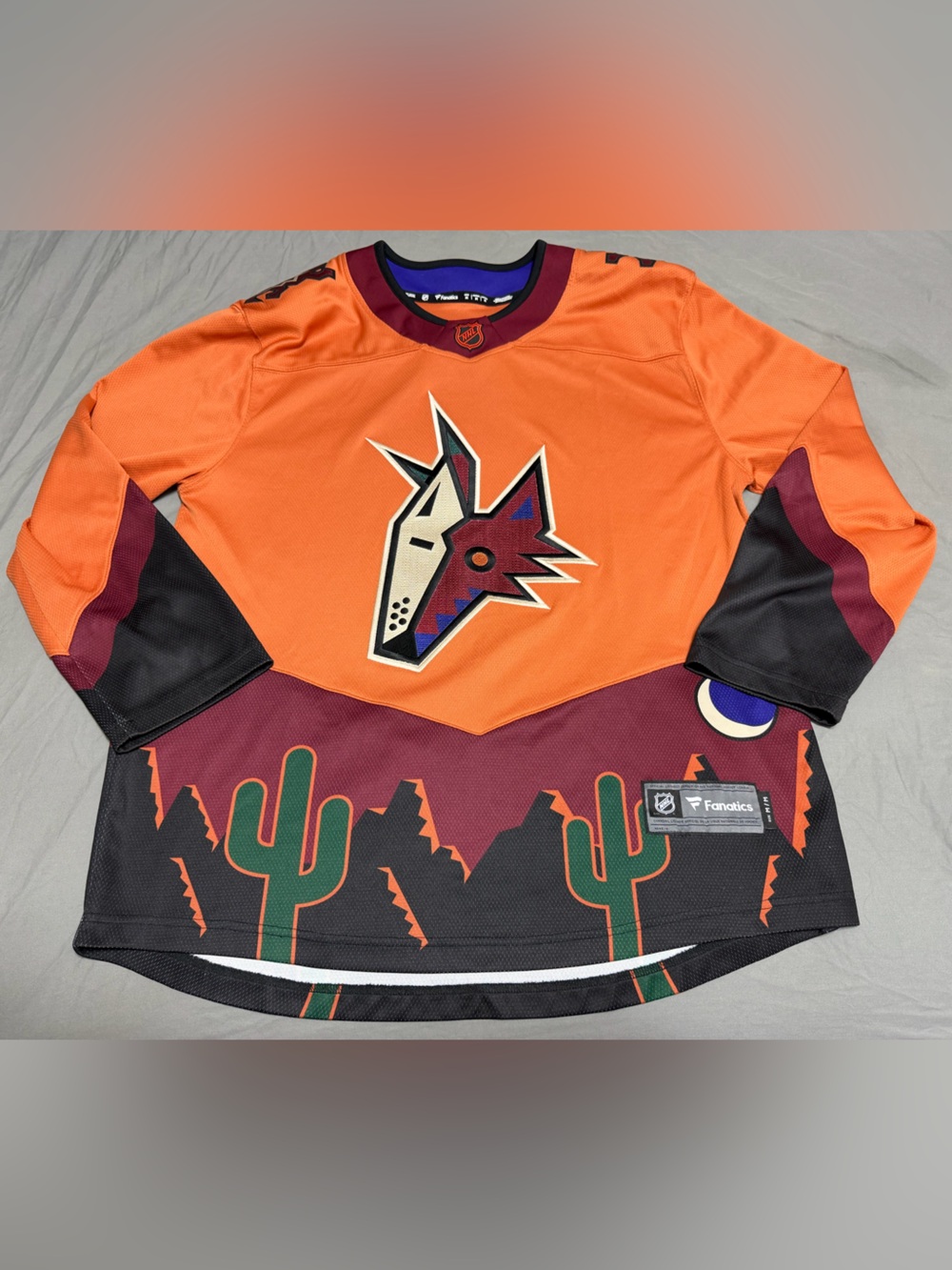 Arizona Coyotes Fanatics Breakaway Reverse Retro 2.0 Jersey Size: Medium